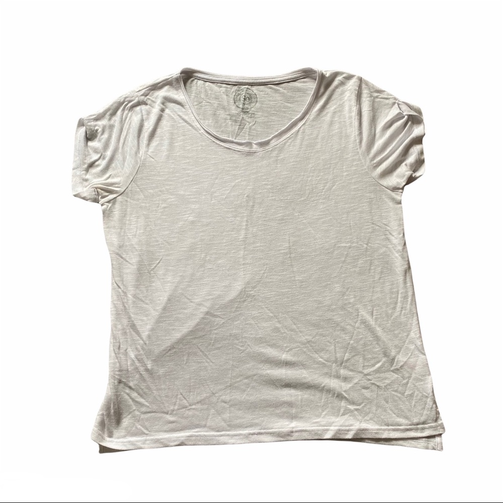 White t-shirt